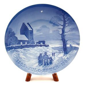 Bing & Grondahl BG 1895-1965 Christmas Jubilee Plate 9" Jule Aften Churchgoers
